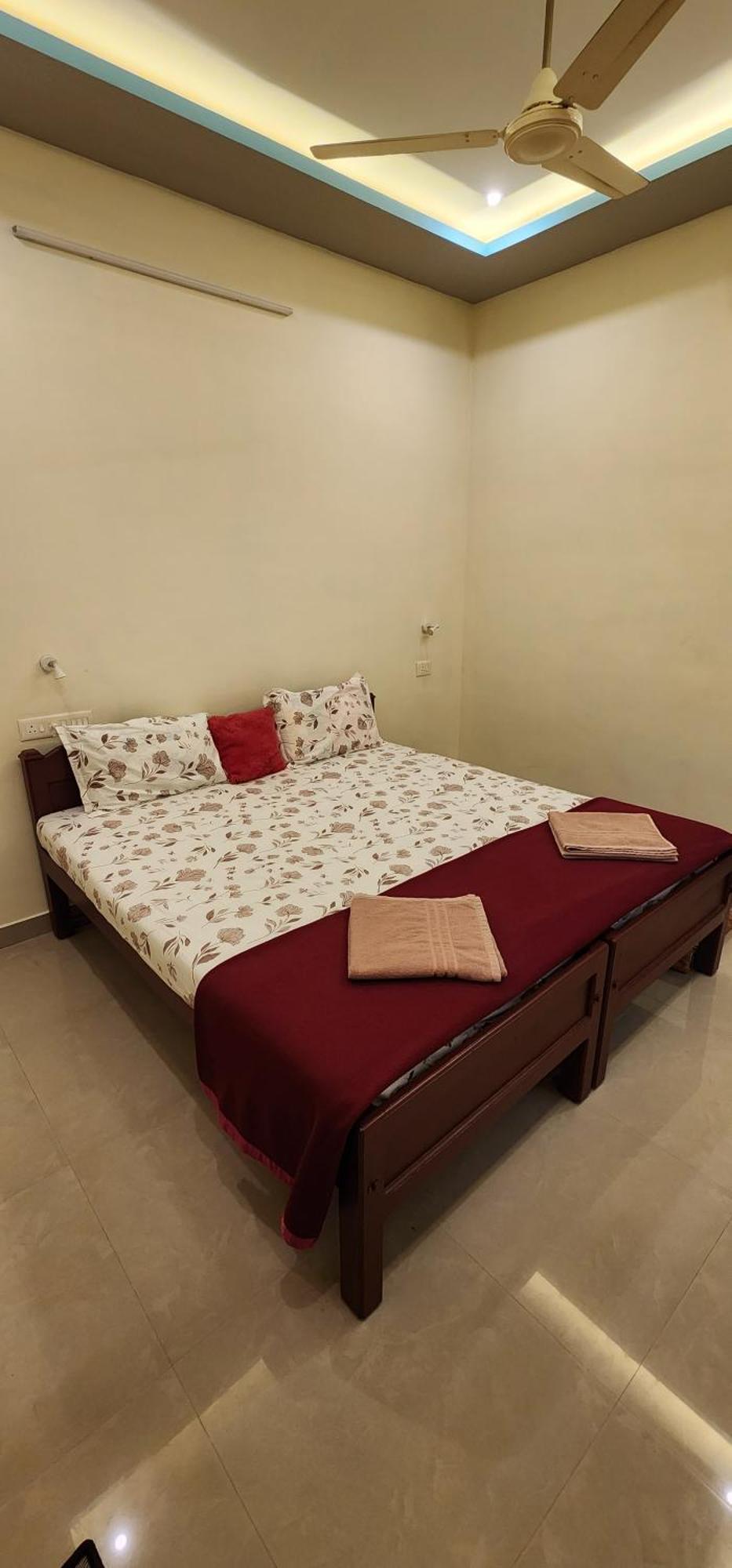 Punerjeni Homes Alappuzha Екстериор снимка